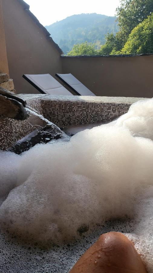 La Terrazza Naturas Con Romantica Mini Piscina Calda Sui Tetti Rossana Exterior foto