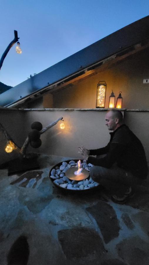 La Terrazza Naturas Con Romantica Mini Piscina Calda Sui Tetti Rossana Exterior foto
